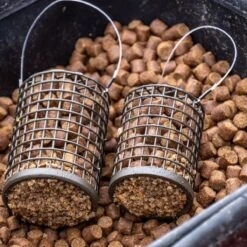 Wire Bait Up Feeder Medium -Matrix Winkel preston innovations wire bait up feeder medium 5